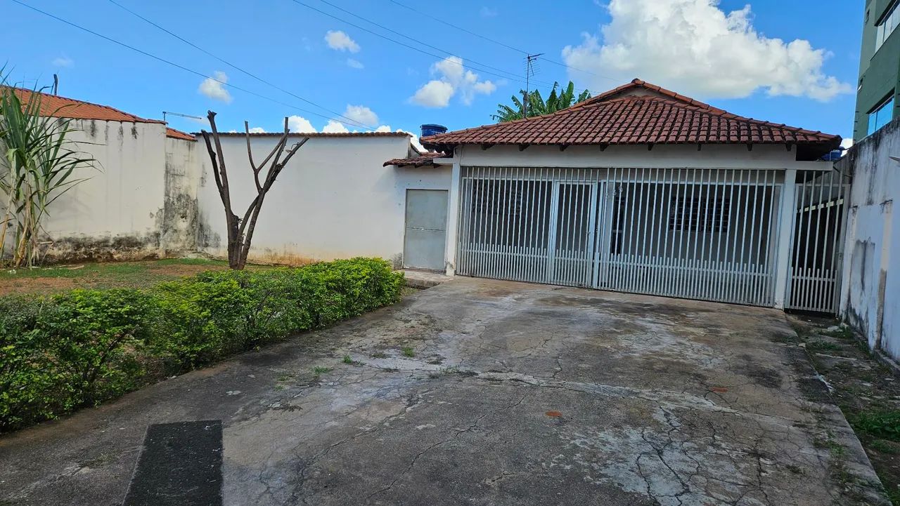 Casa 4 quartos - 250 m2 - Rua Emílio Povoa