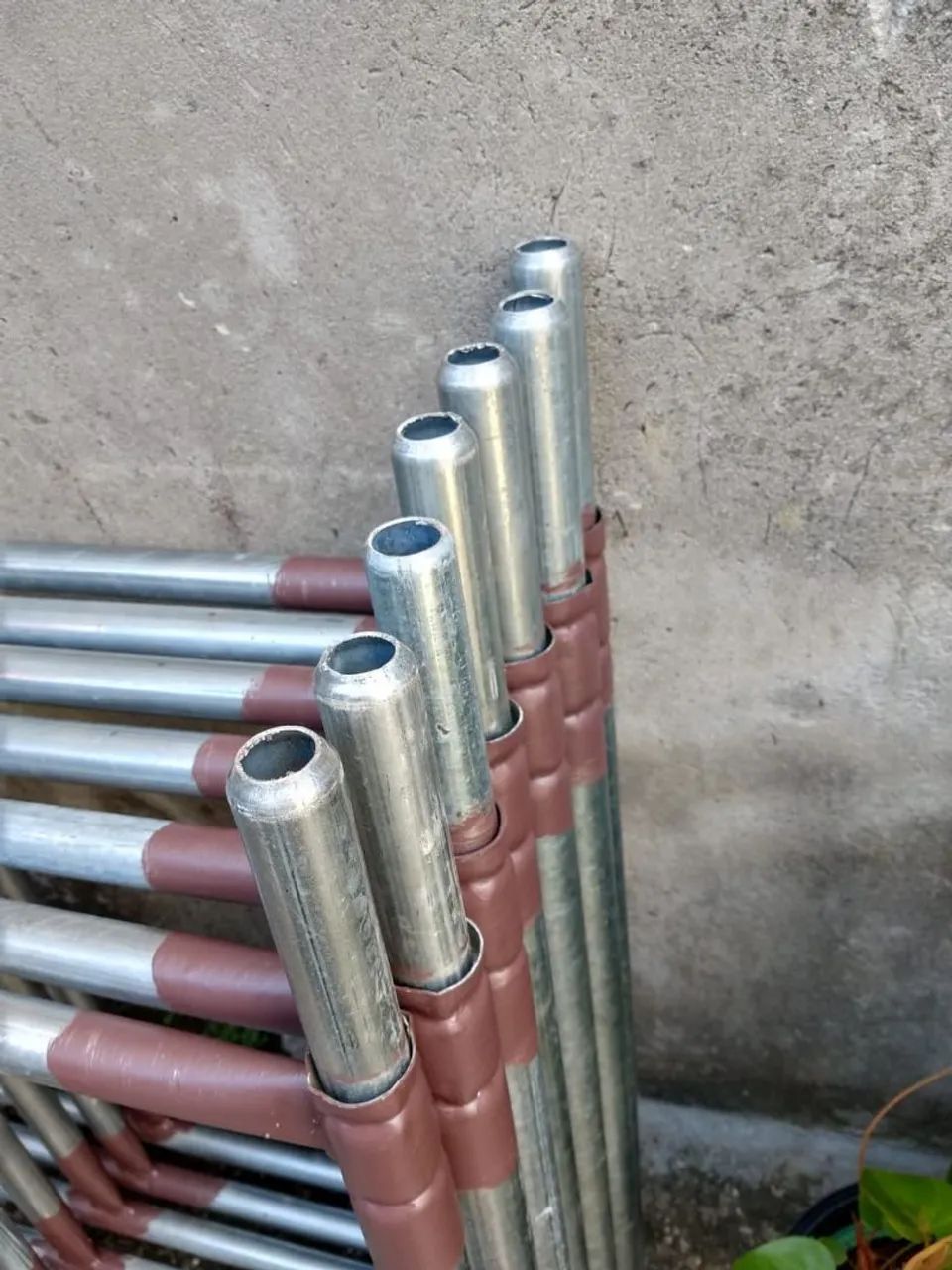 De Camaçari: vendo 10 Andaimes de 1X1 galvanizado Por R$1.200,00
