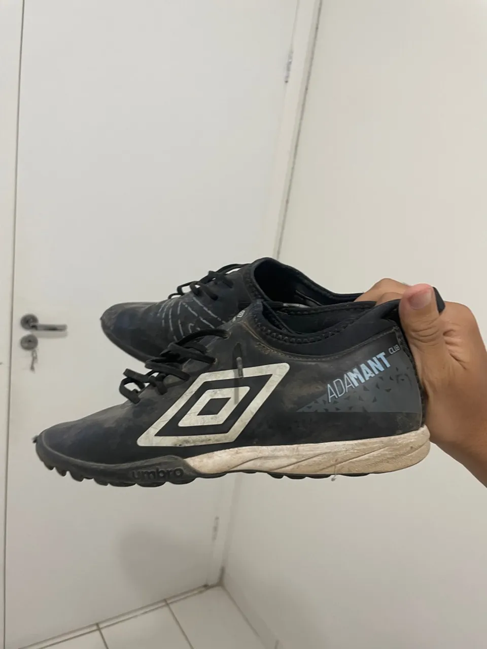 Chuteira Umbro Adamant Club usada 120$