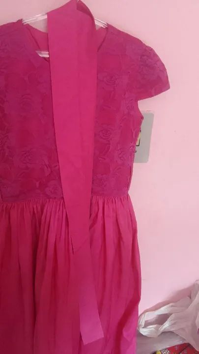 Vestido de renda infantil rosa - Foto 3