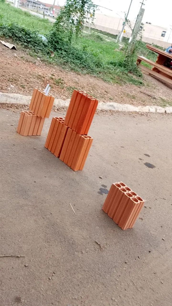 Tijolos de primeira de 8 furos 20x20 64385785012354124