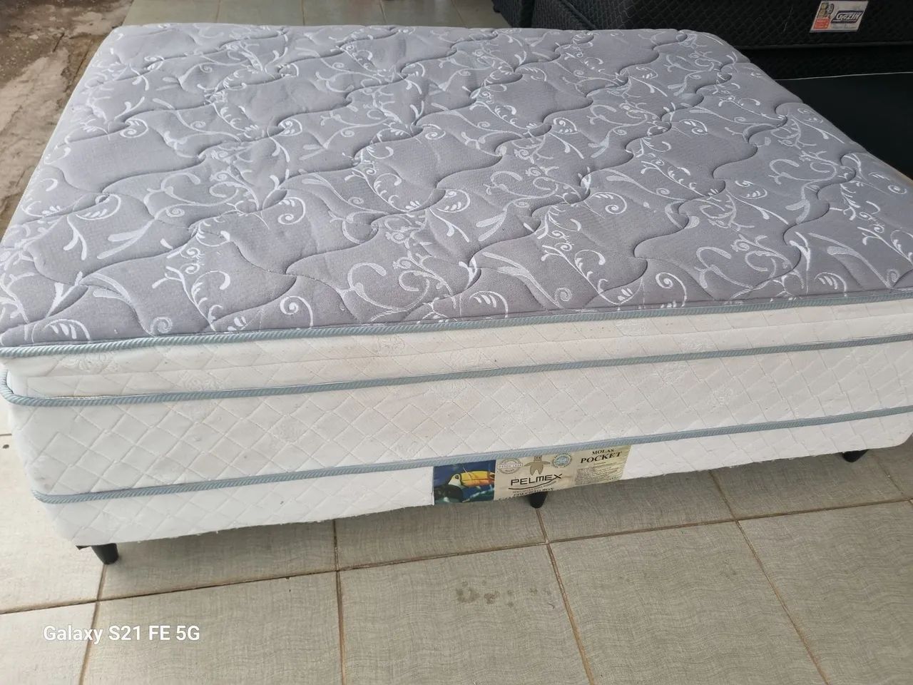 Cama Box casal molas acoplada em perfeito estado de uso Entrego  - Foto 4
