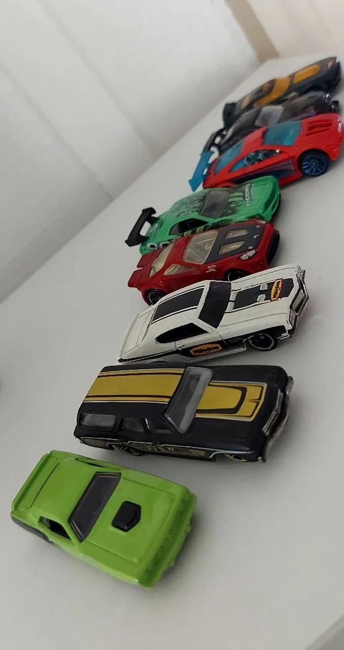 Miniatura  Hotwheels  lote com 8