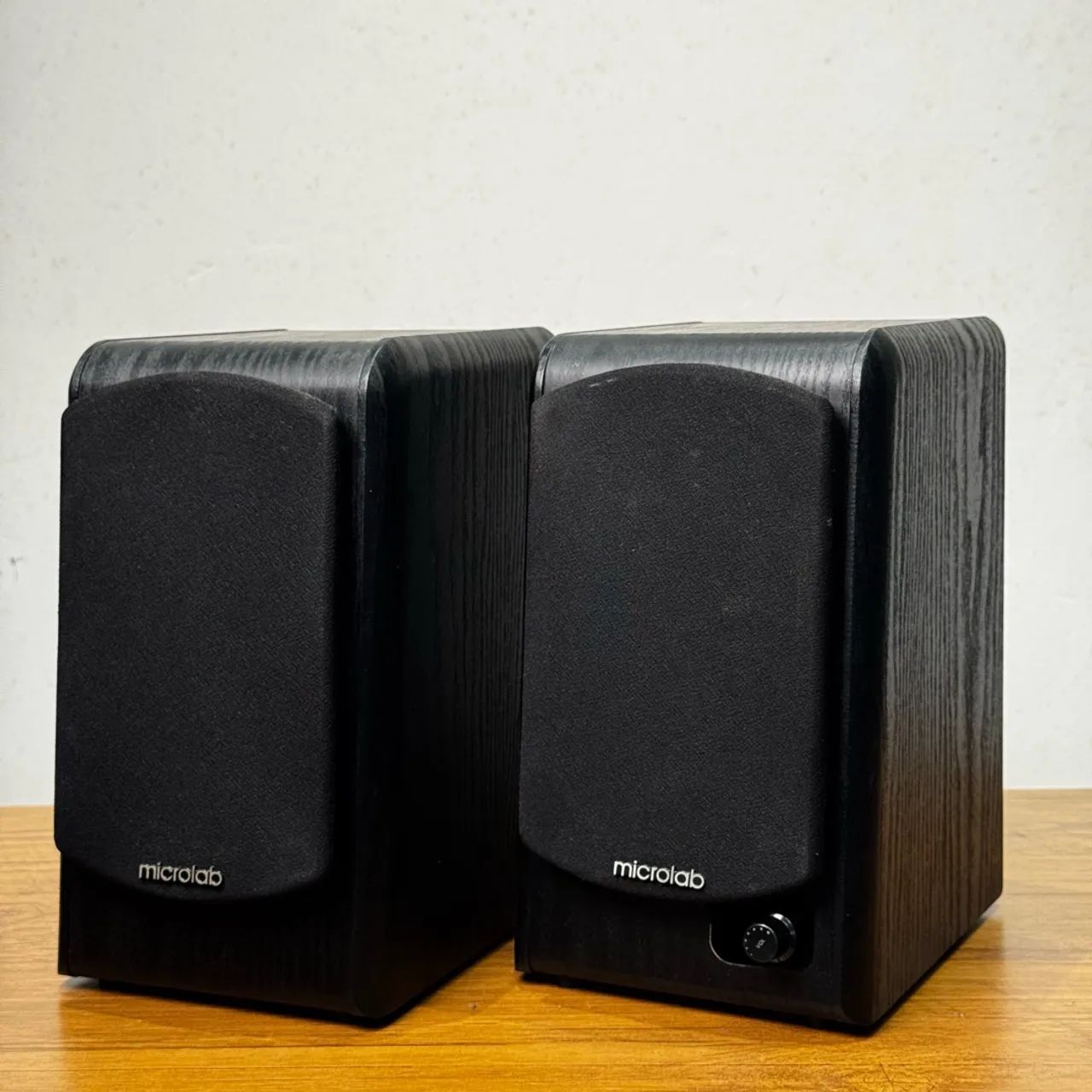 Caixa de Som Microlab B77BT Bluetooth 64W RMS
