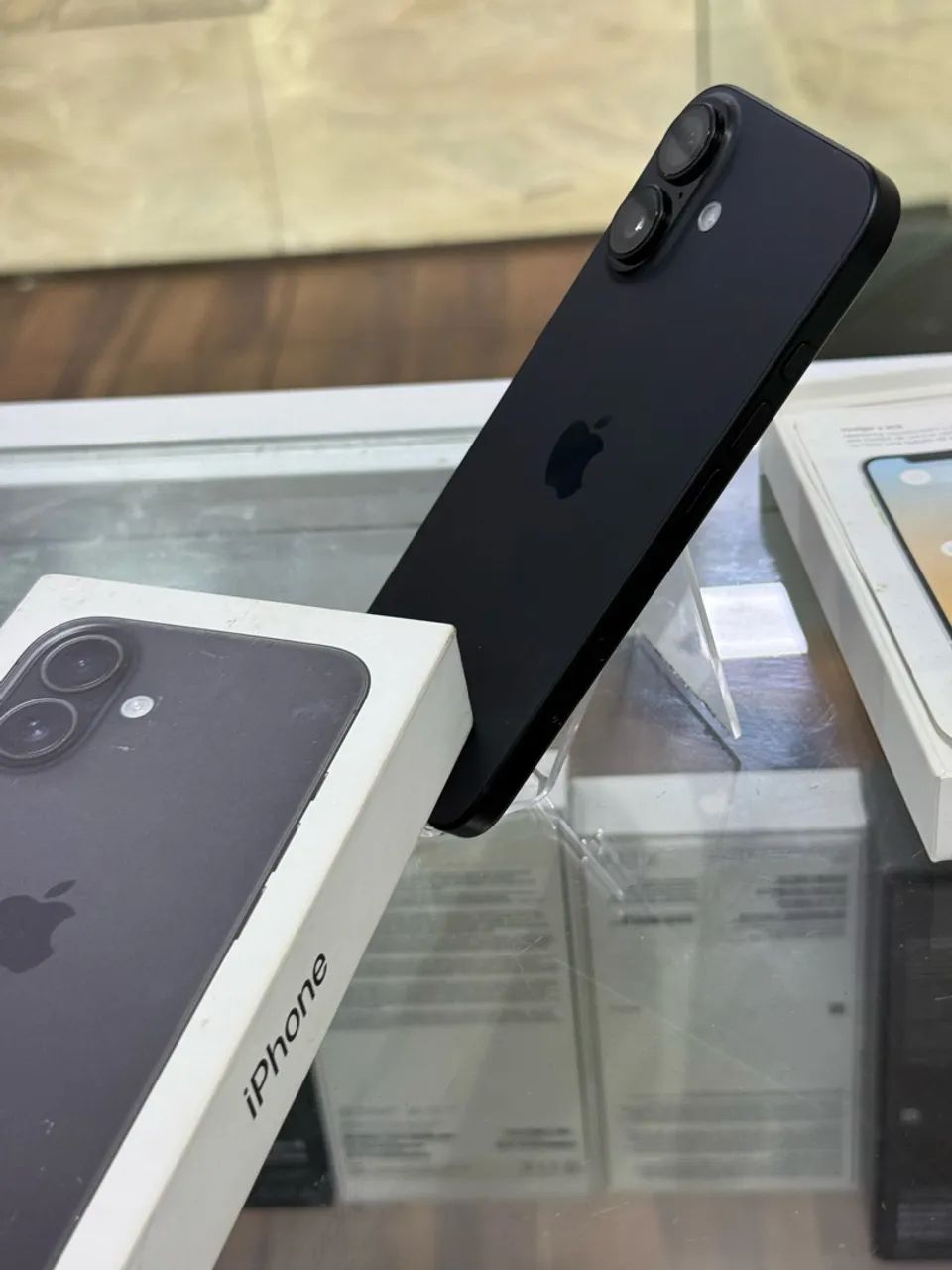 Iphone 16  - Foto 2
