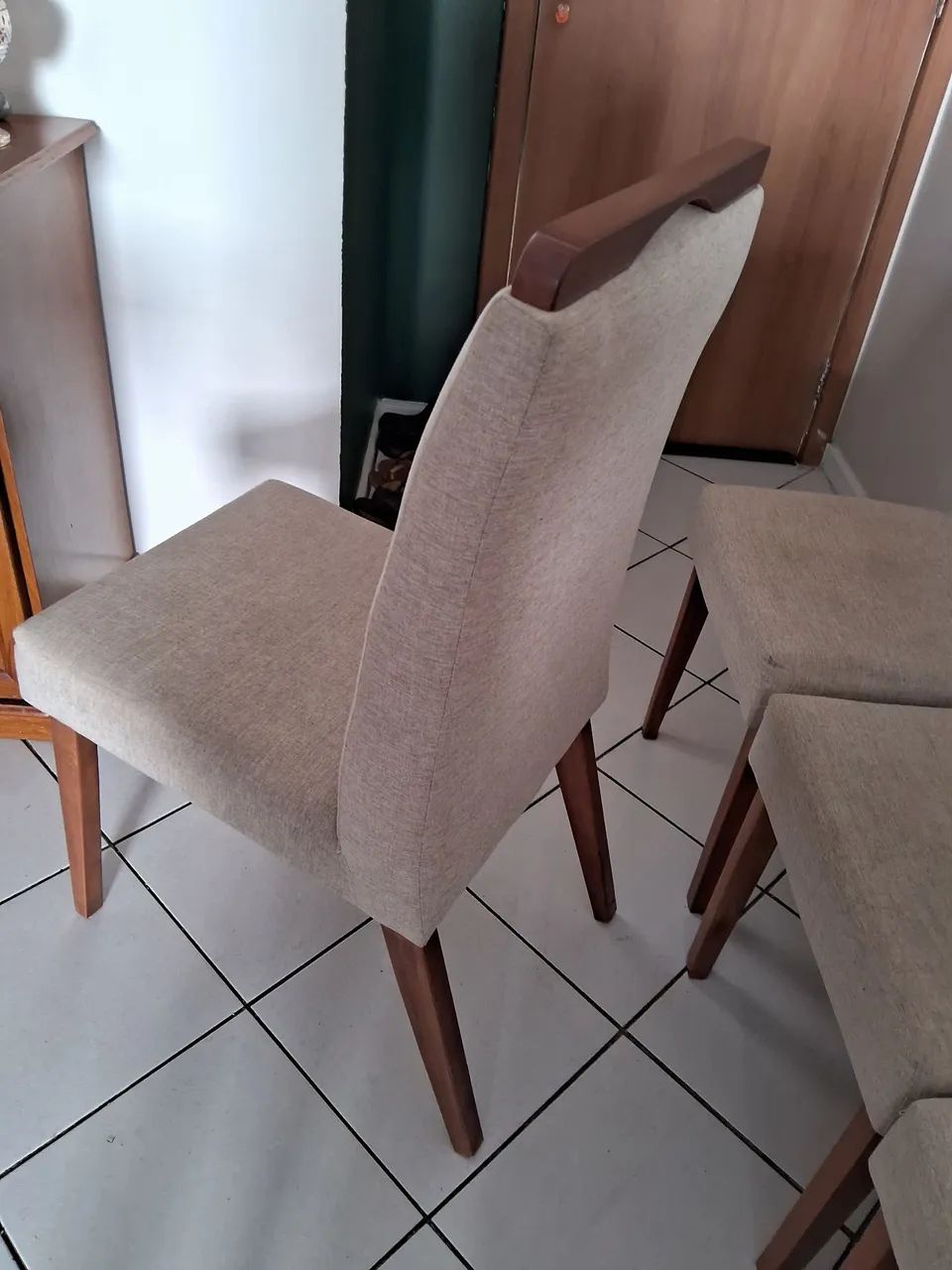 Cadeiras ee jantar em madeira e linho  - Foto 5