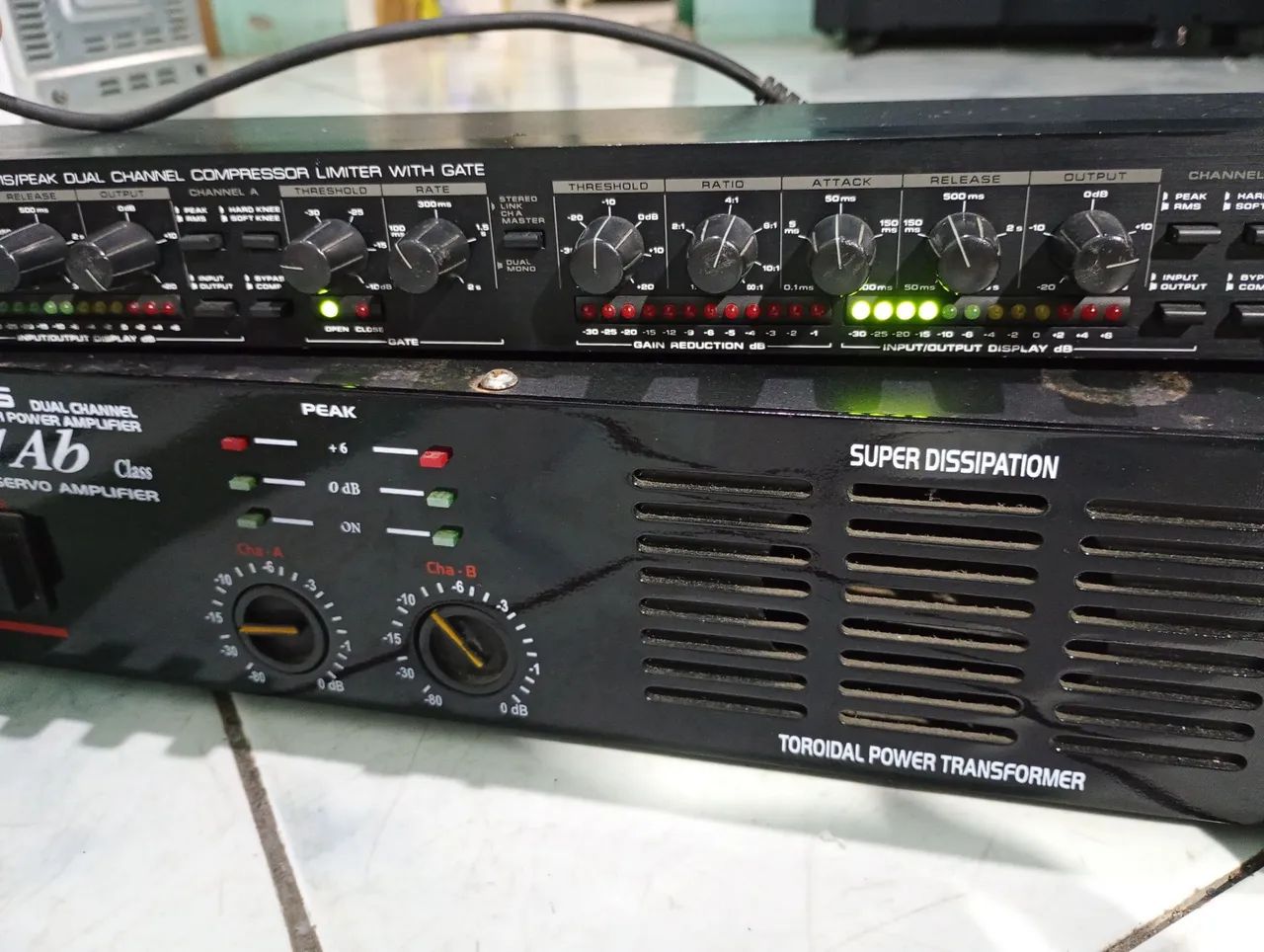 Compressor Alesis 3630 - Foto 2