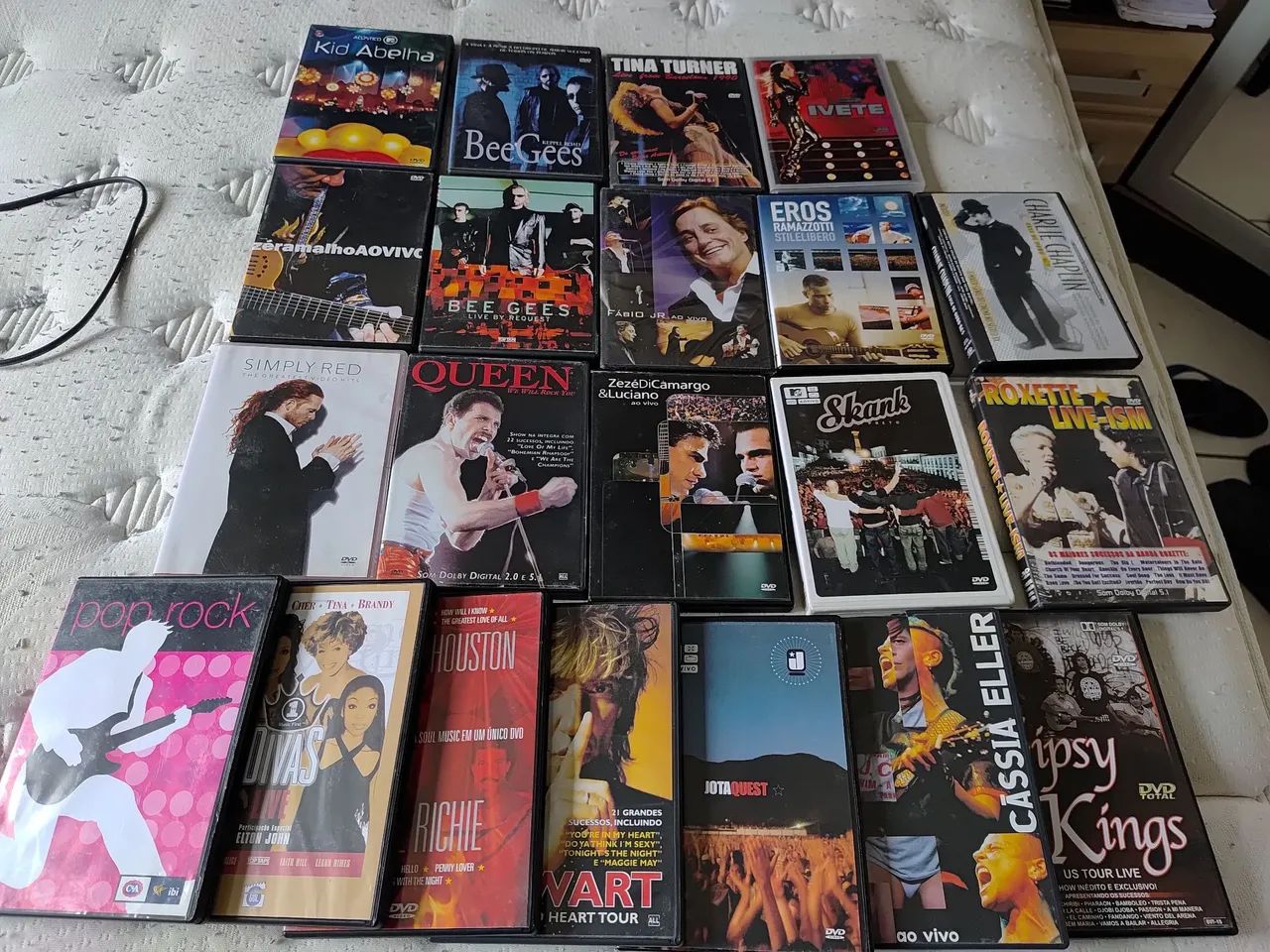 Aparelho DVD Sony com 21 dvds - Foto 5