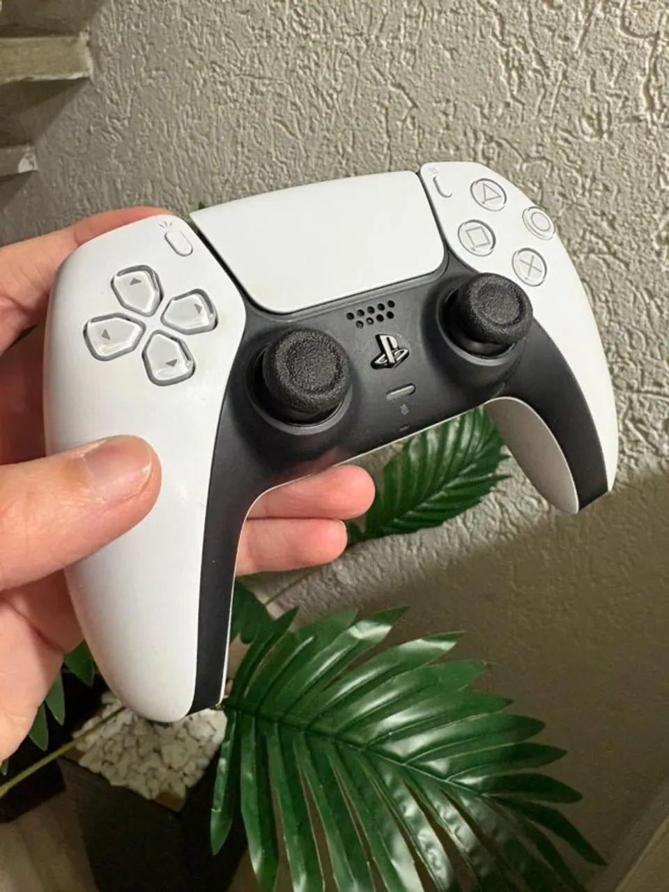 Controle PS5 DualSense Branco - Original - Foto 3