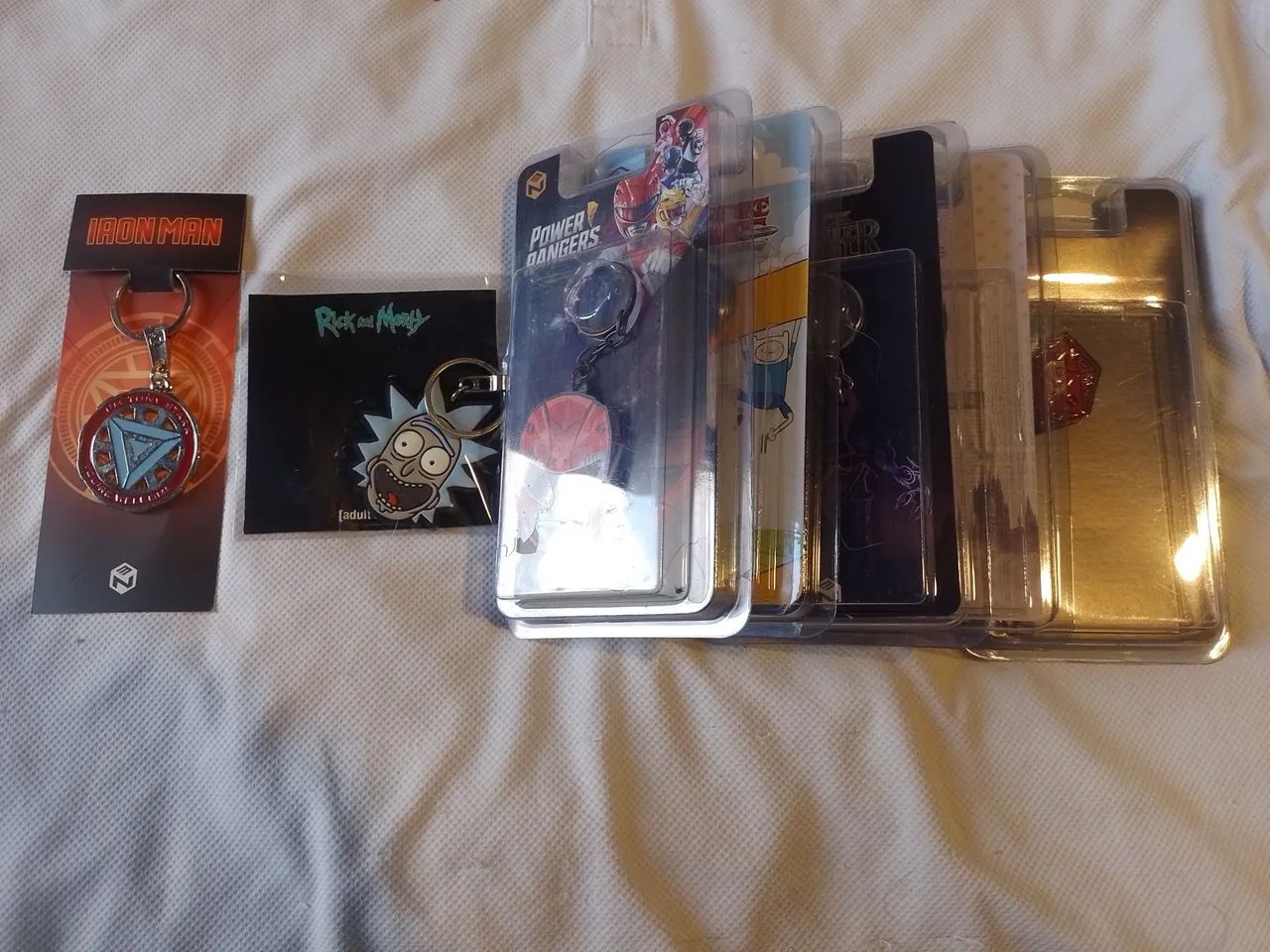 Lote de Chaveiros + Pin (Filme,Anime,Game,Série)<br> - Foto 3