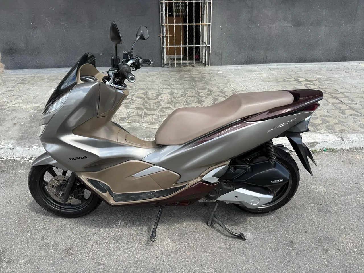 Pcx DLX Muito conservada Vale a pena conferir  - Foto 4