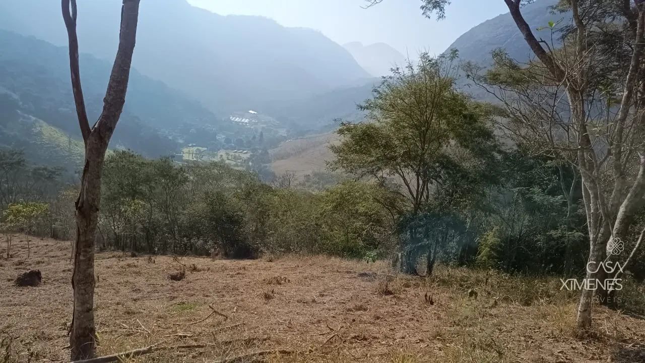 Terreno com 26.000 m² e vista indevassável em Petrópolis
