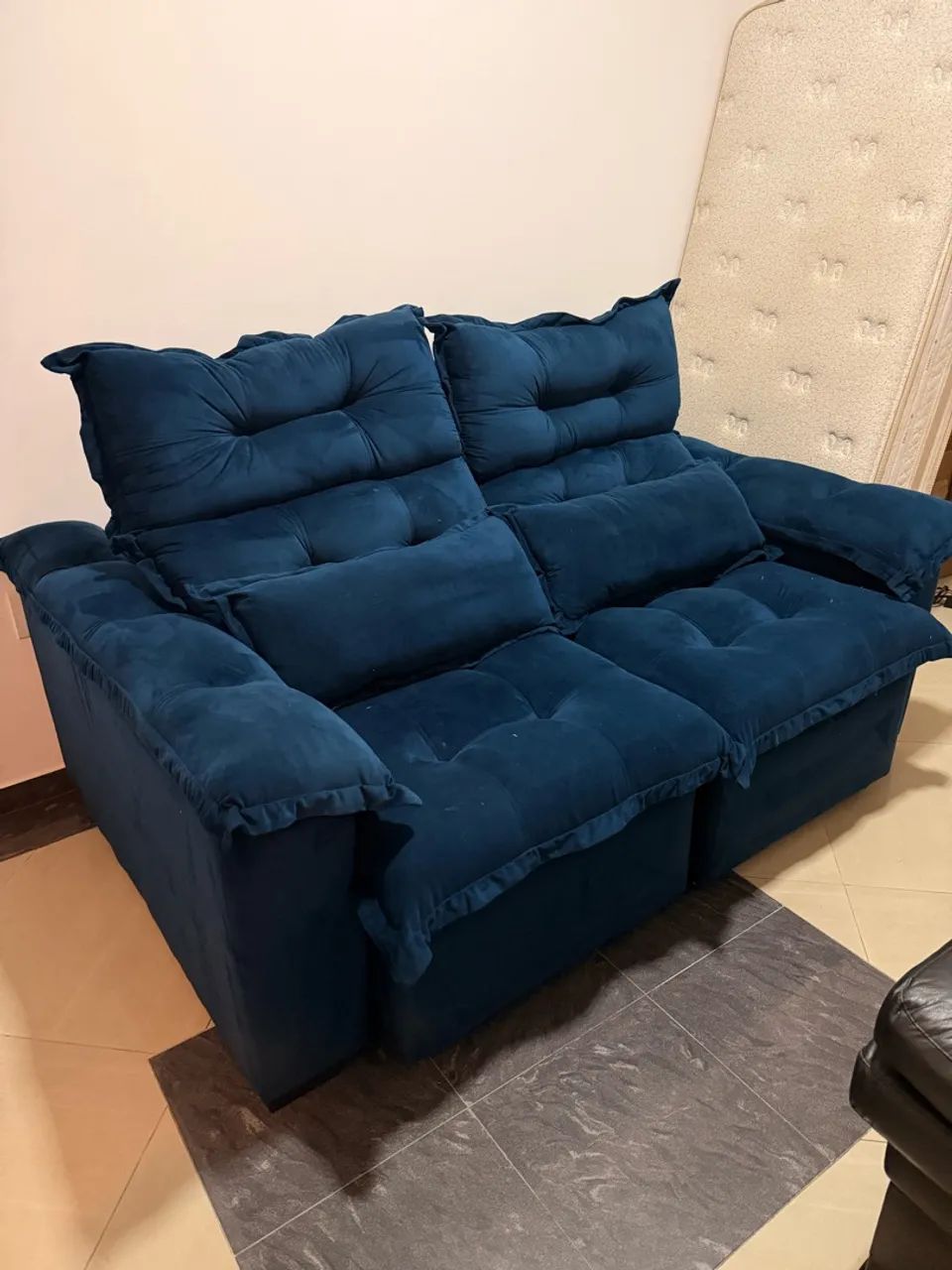 Sofá azul retrátil e reclinável 1,80L