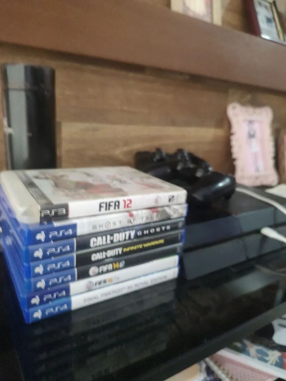 Vendo PS4 COM 2 CONTROLES 7 JOGOS - Foto 3