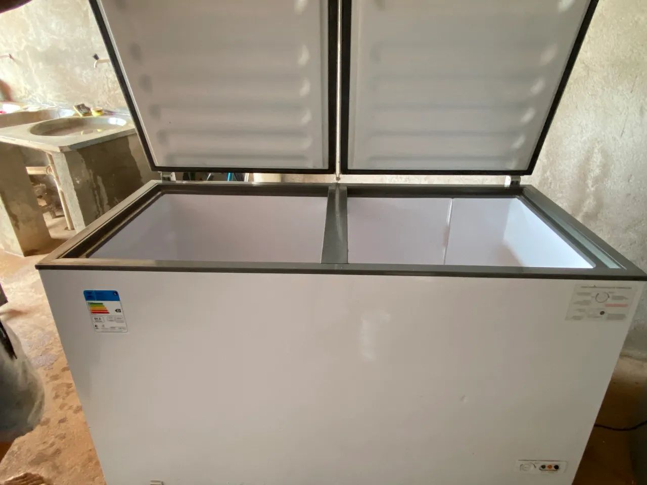 Freezer cônsul semi nova  - Foto 3
