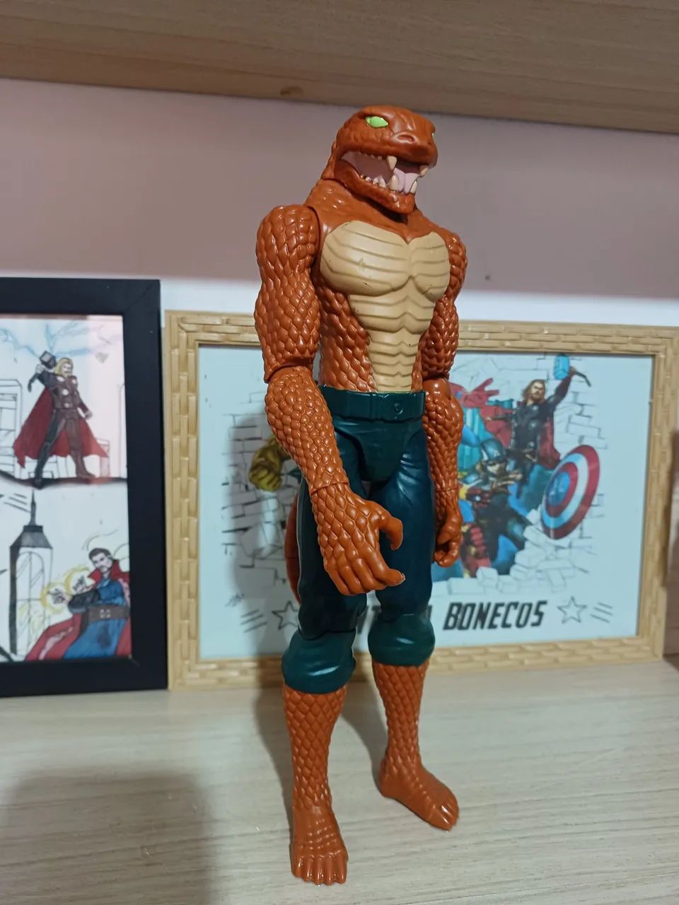 Lagarto 30 cm original marca Hasbro 