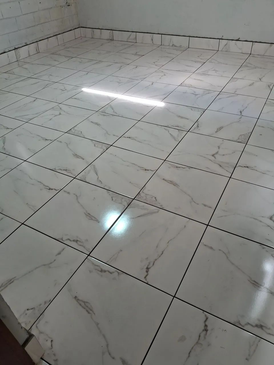 Azulejista disponível 