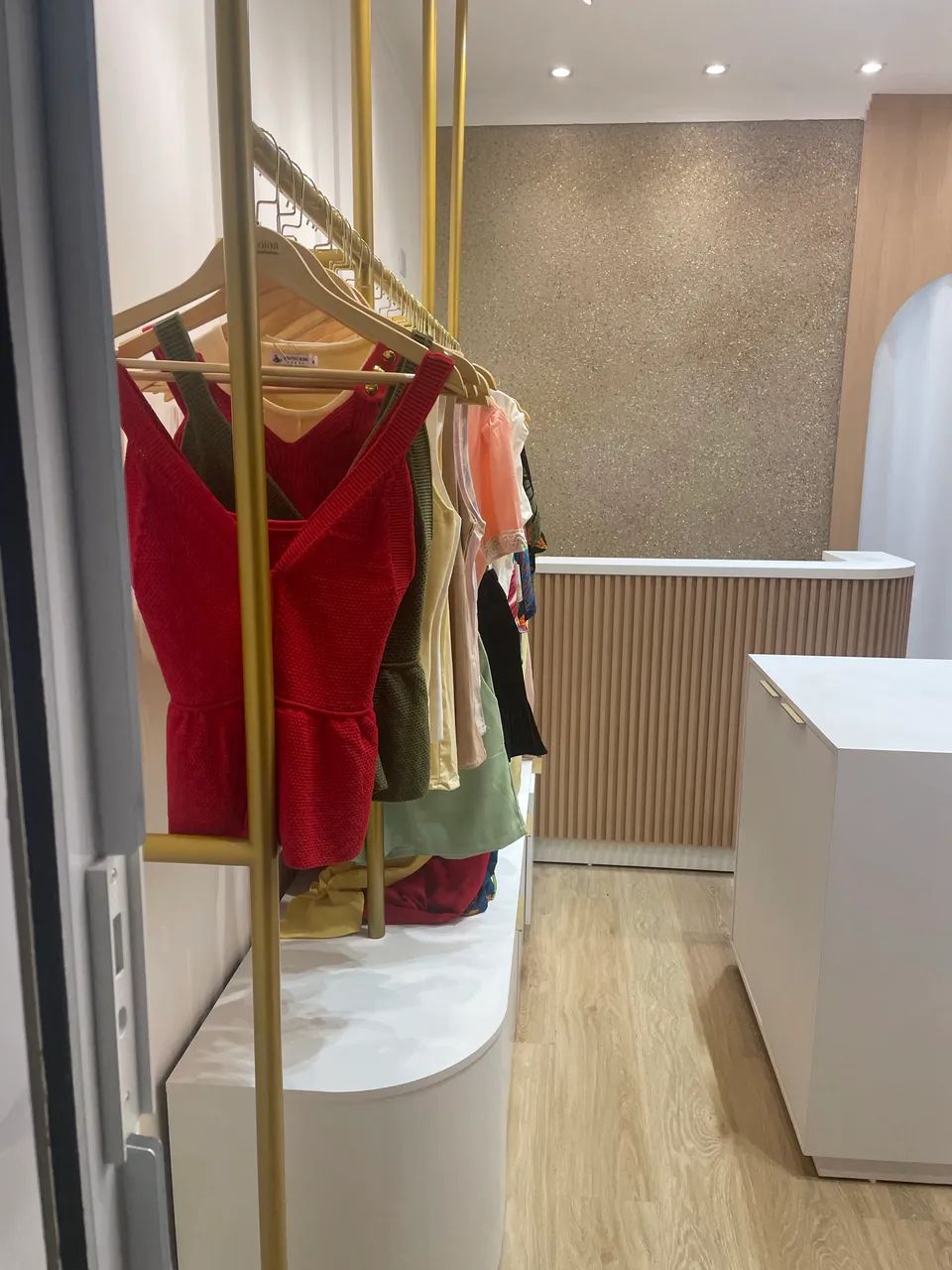 Vendo loja com móveis e mercadoria  - Foto 3