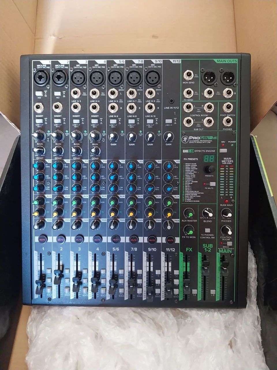 Mesa de som mackie pro fx 12 v3