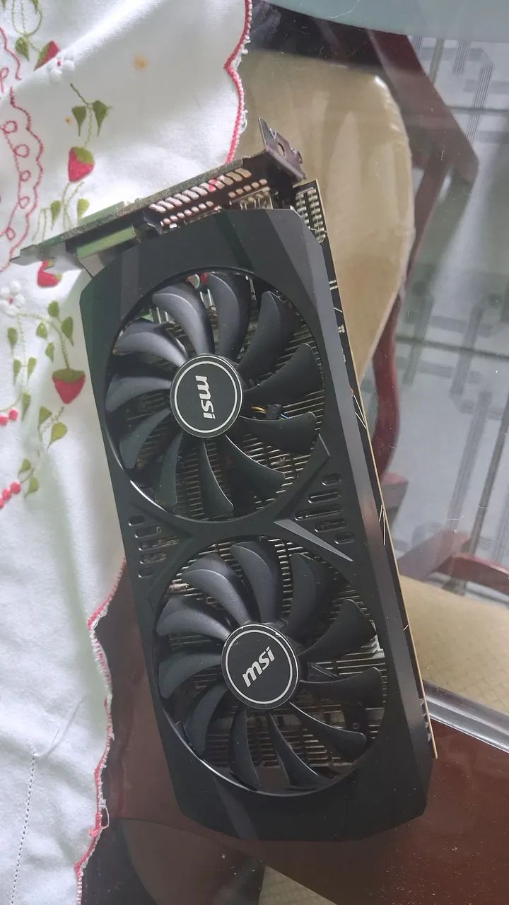 Placa de vídeo RX570 8GB com defeito