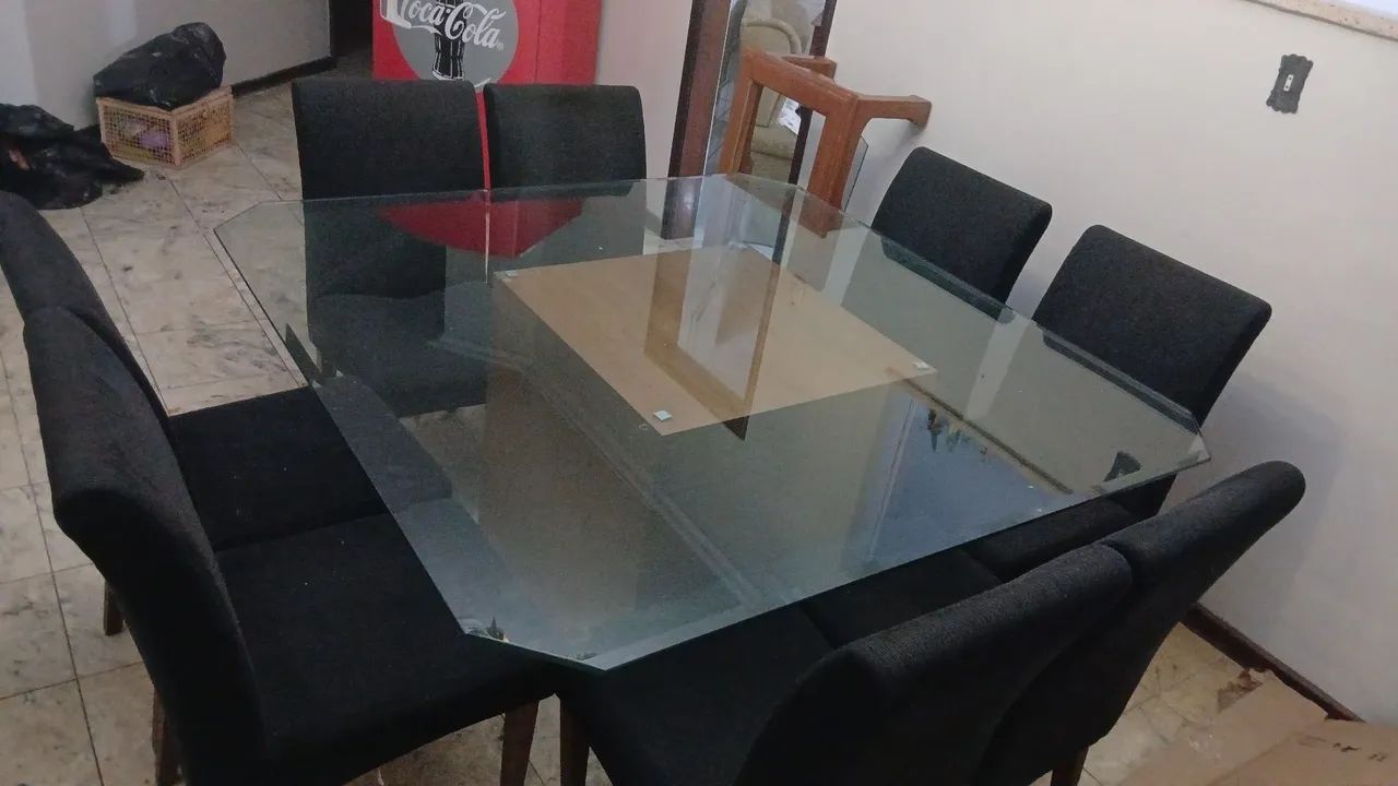 MESA DE JANTAR TAMPO VIDRO  8 CADEIRAS 