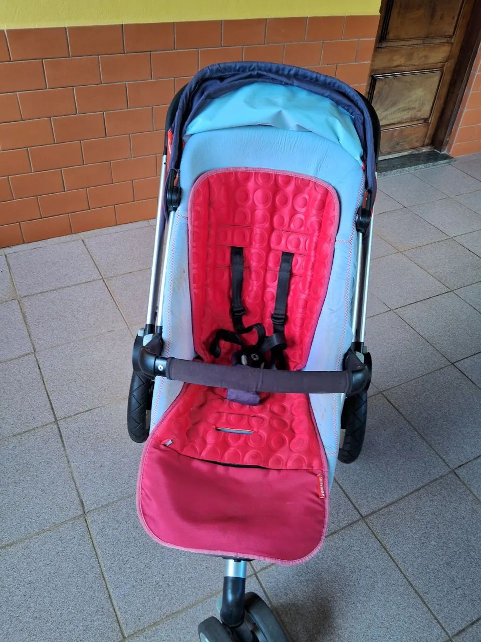 Carrinho de bebê marca Quinny - Foto 5