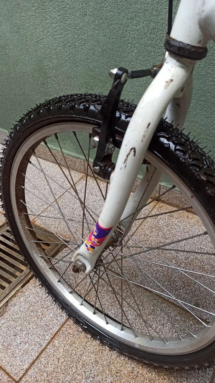 Bicicleta infantil semi nova  - Foto 5