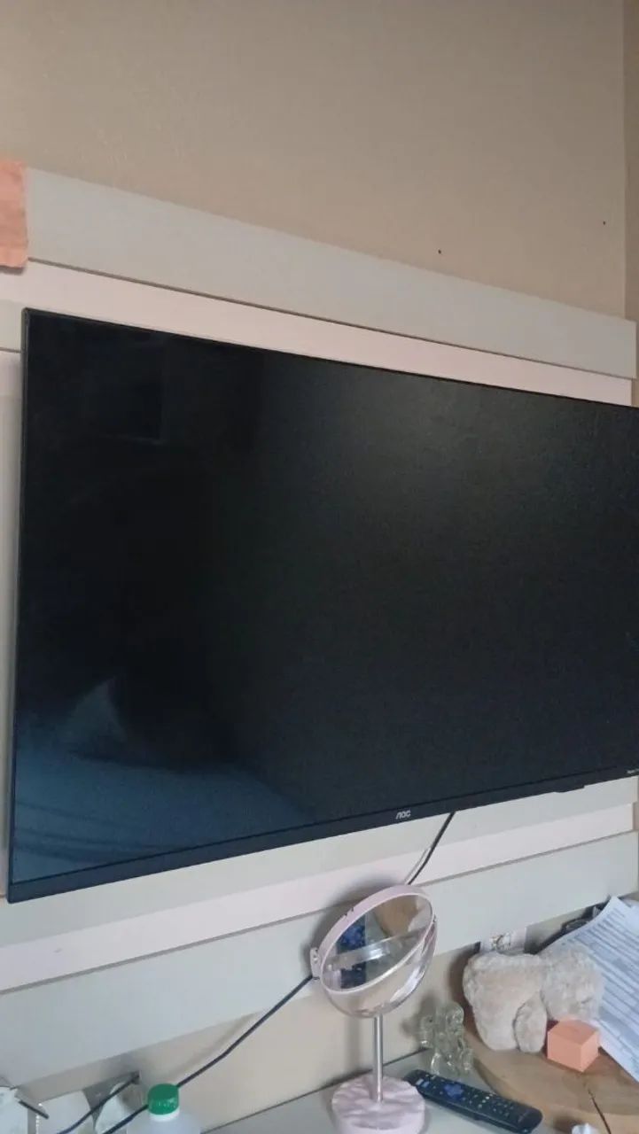 Vendo  TV OAC de 43 polegadas.
