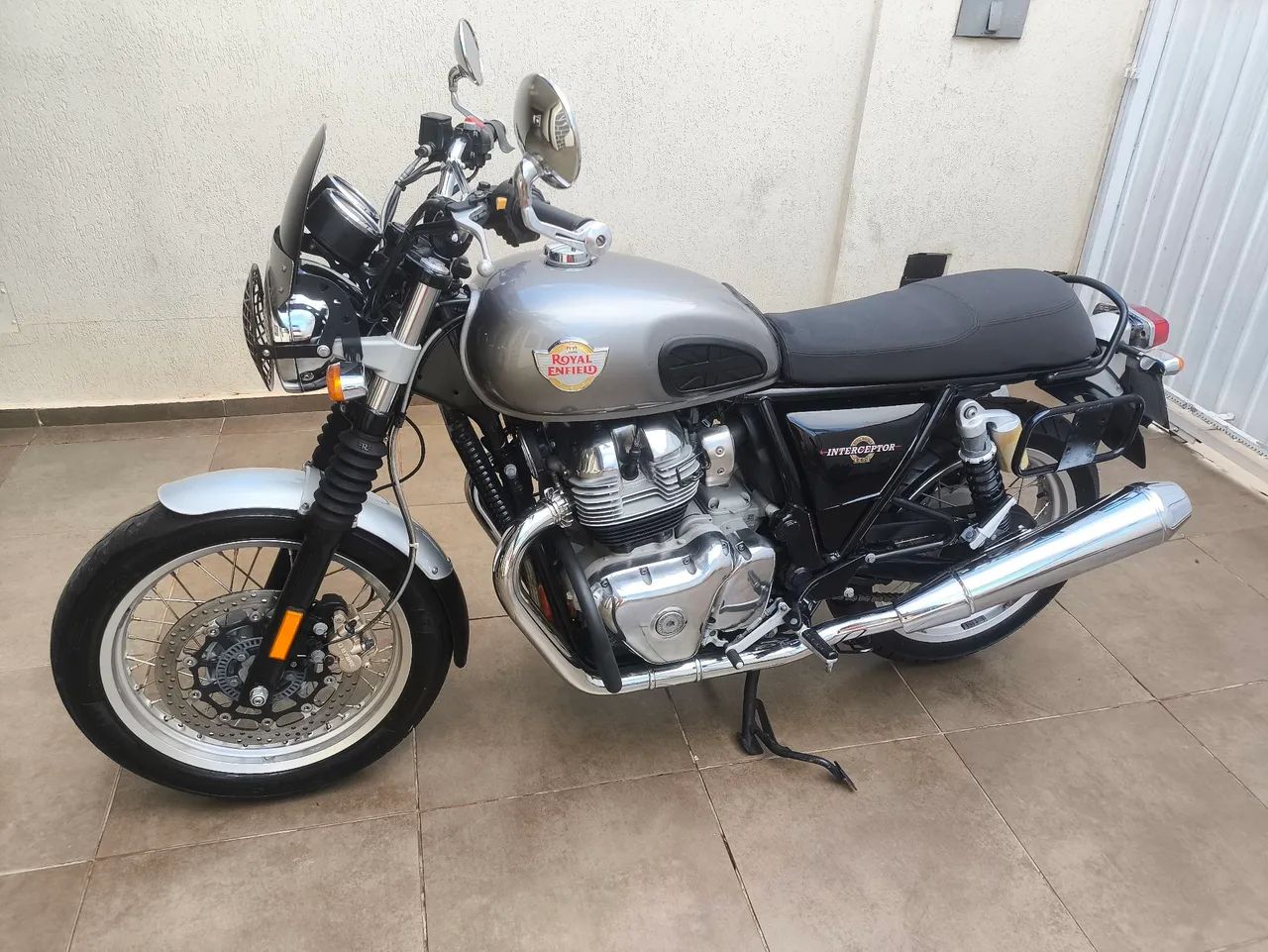 Interceptor 650 Royal enfield  - Foto 2