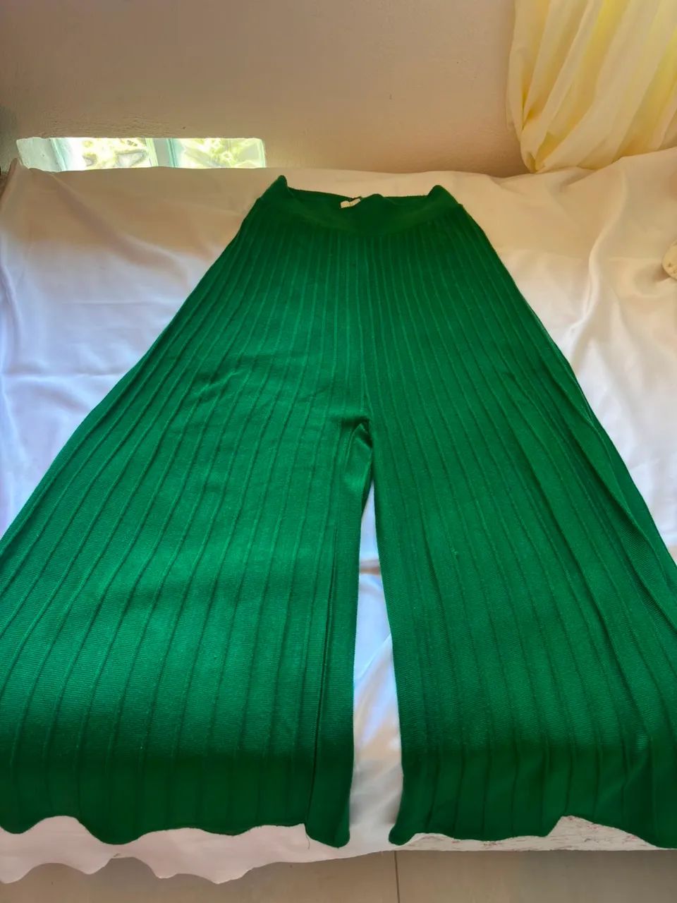 Calça pantalona verde com ótimo caimento  - Foto 3