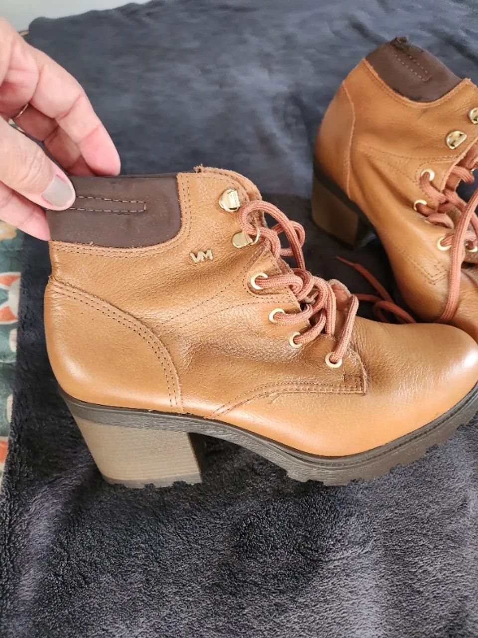 Bota couro legítimo 