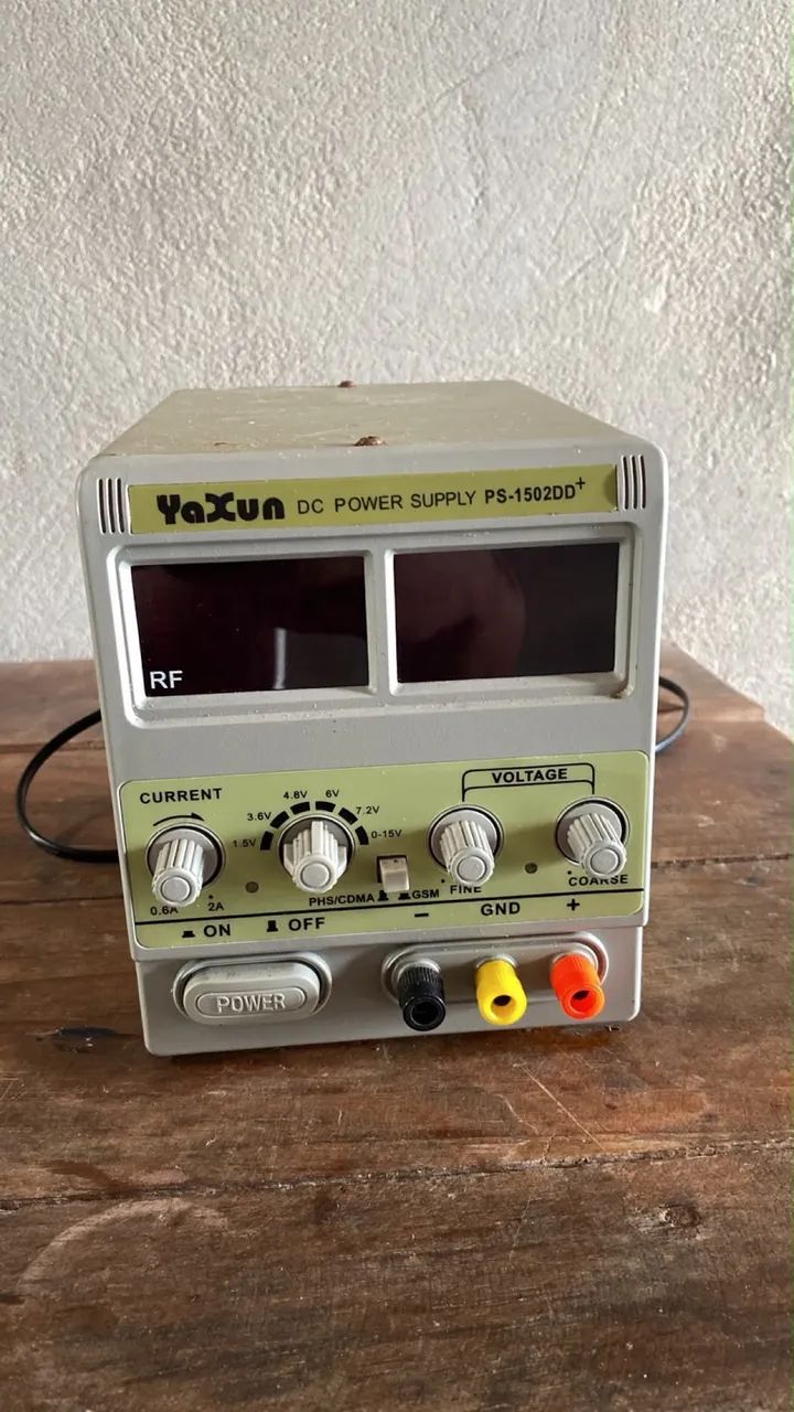 Fonte De Bancada Yaxun 1502DD Regulada Digital - Usada