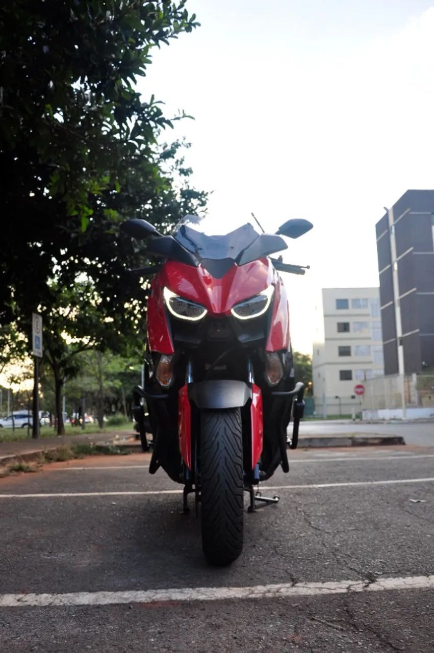 XMax 250 2024 com Seguro e Acessórios - Foto 3