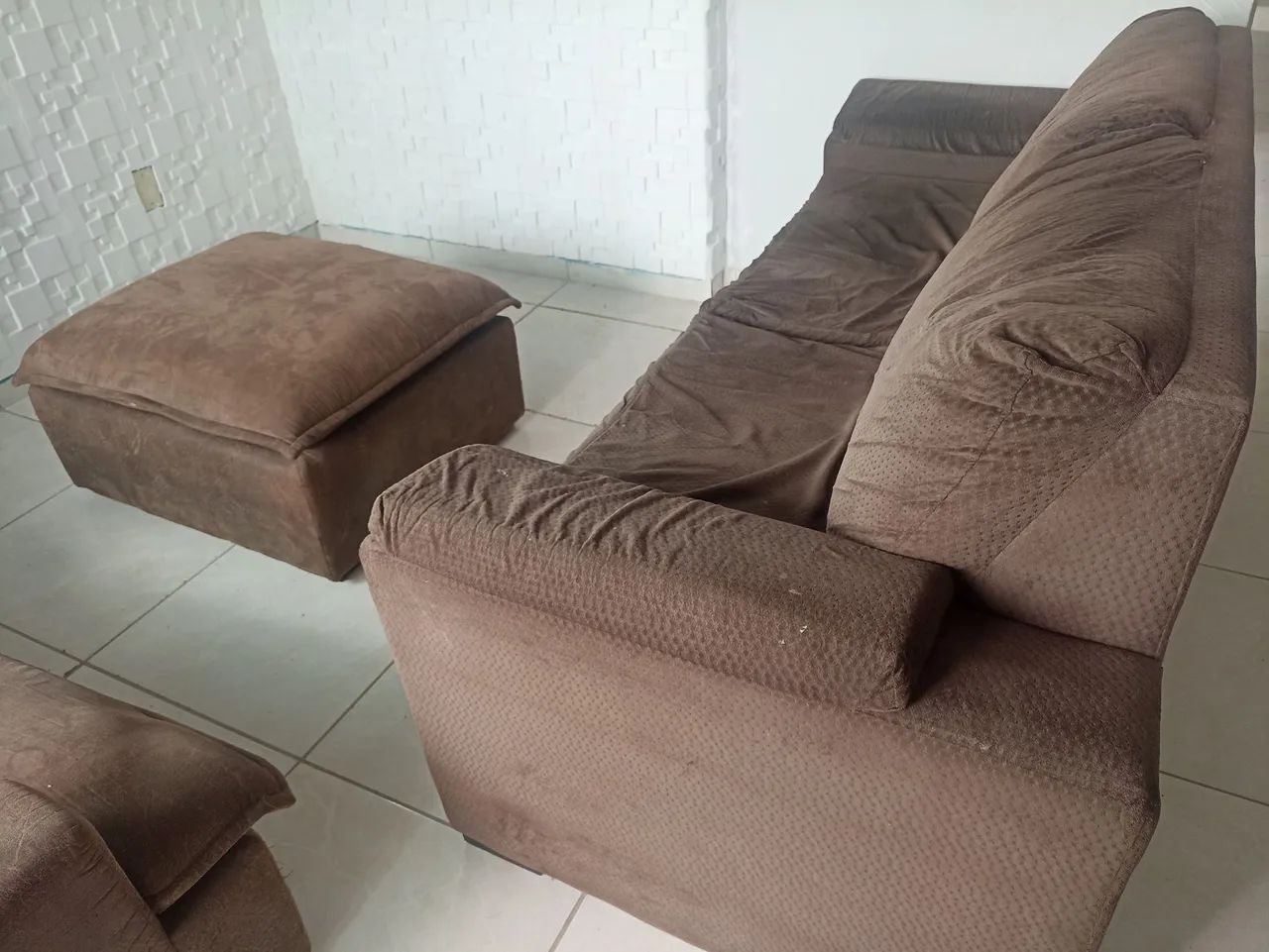 2 sofás e um puff centro ótimo estado  - Foto 3