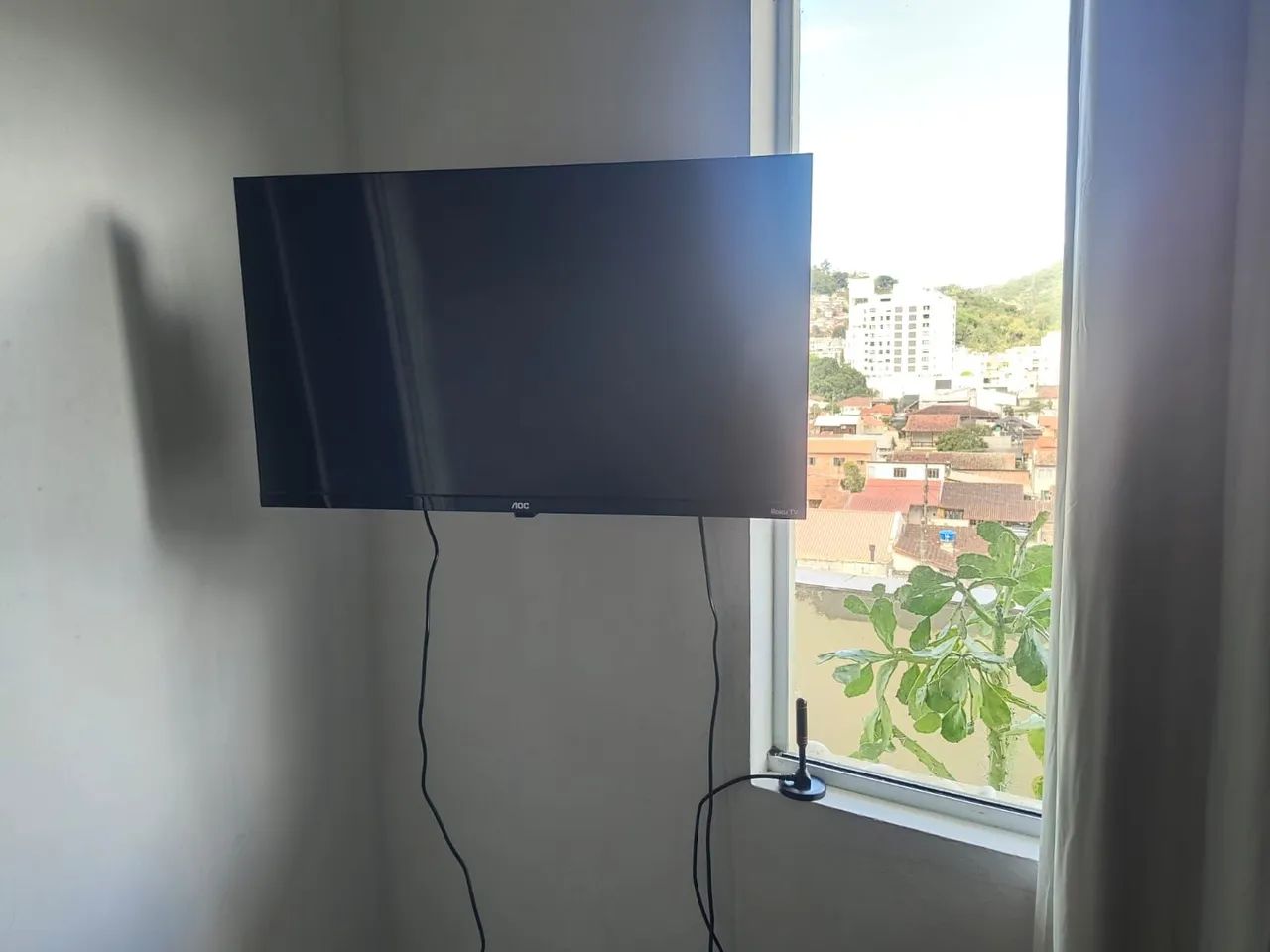 Smart TV AOC 32" Roku TV LED preta - Foto 2