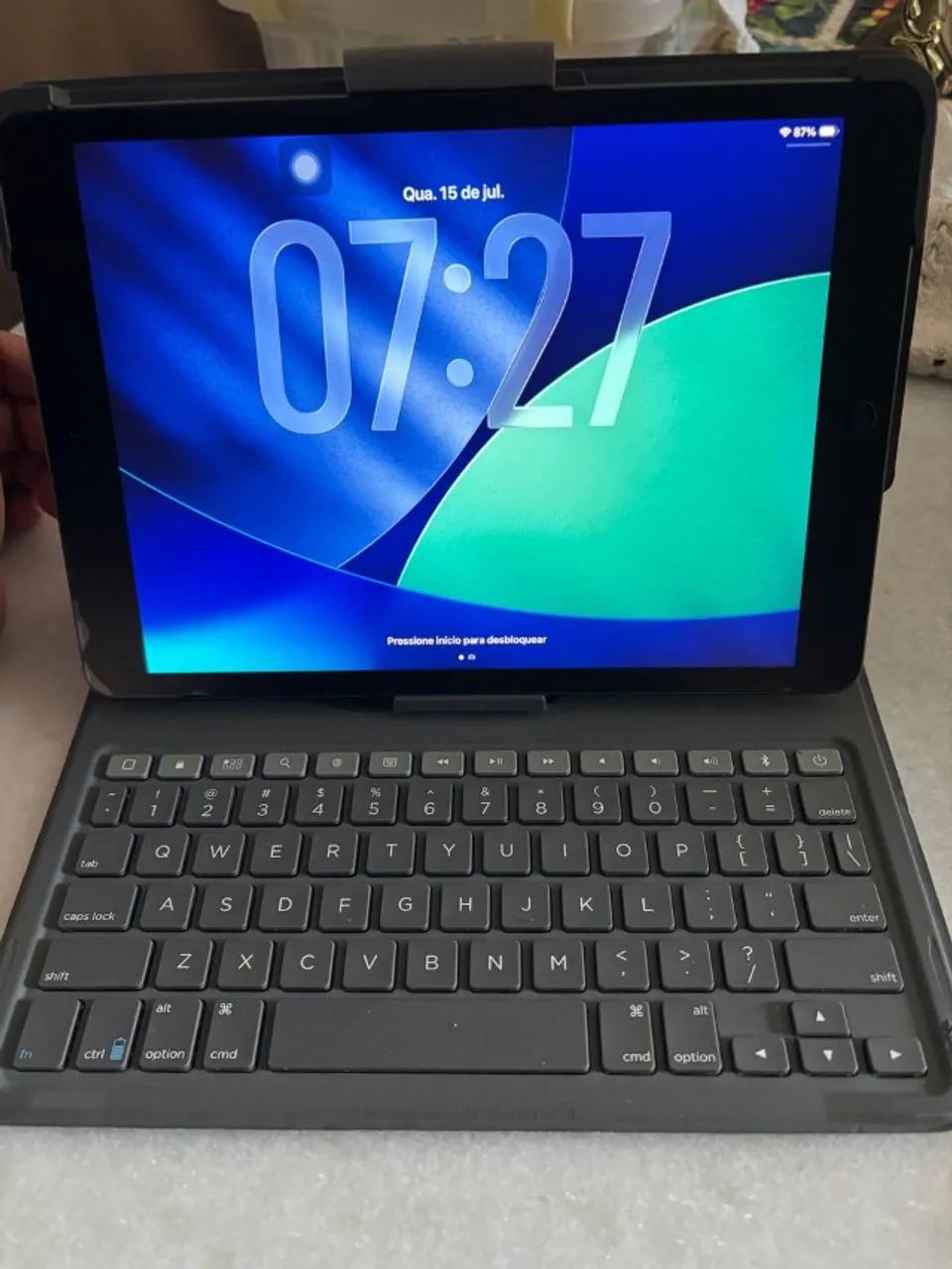 Vendo tablet Ipad 9, acompanha capa teclado - Foto 2