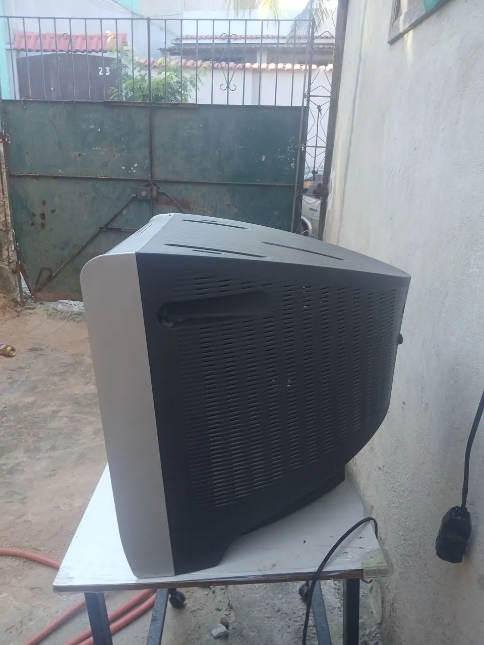 Vendo TV de tubo em perfeitas condições  - Foto 2