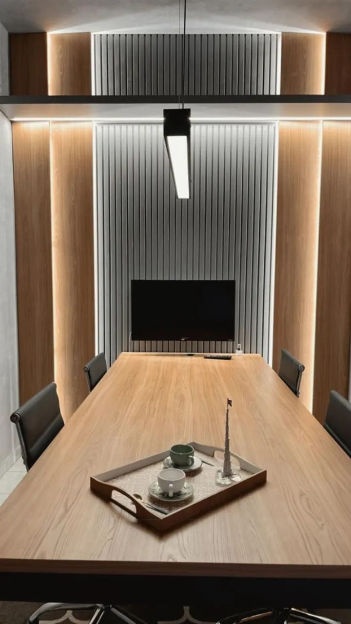 Mesa Retangular Moderna em Excelente Estado - Foto 2