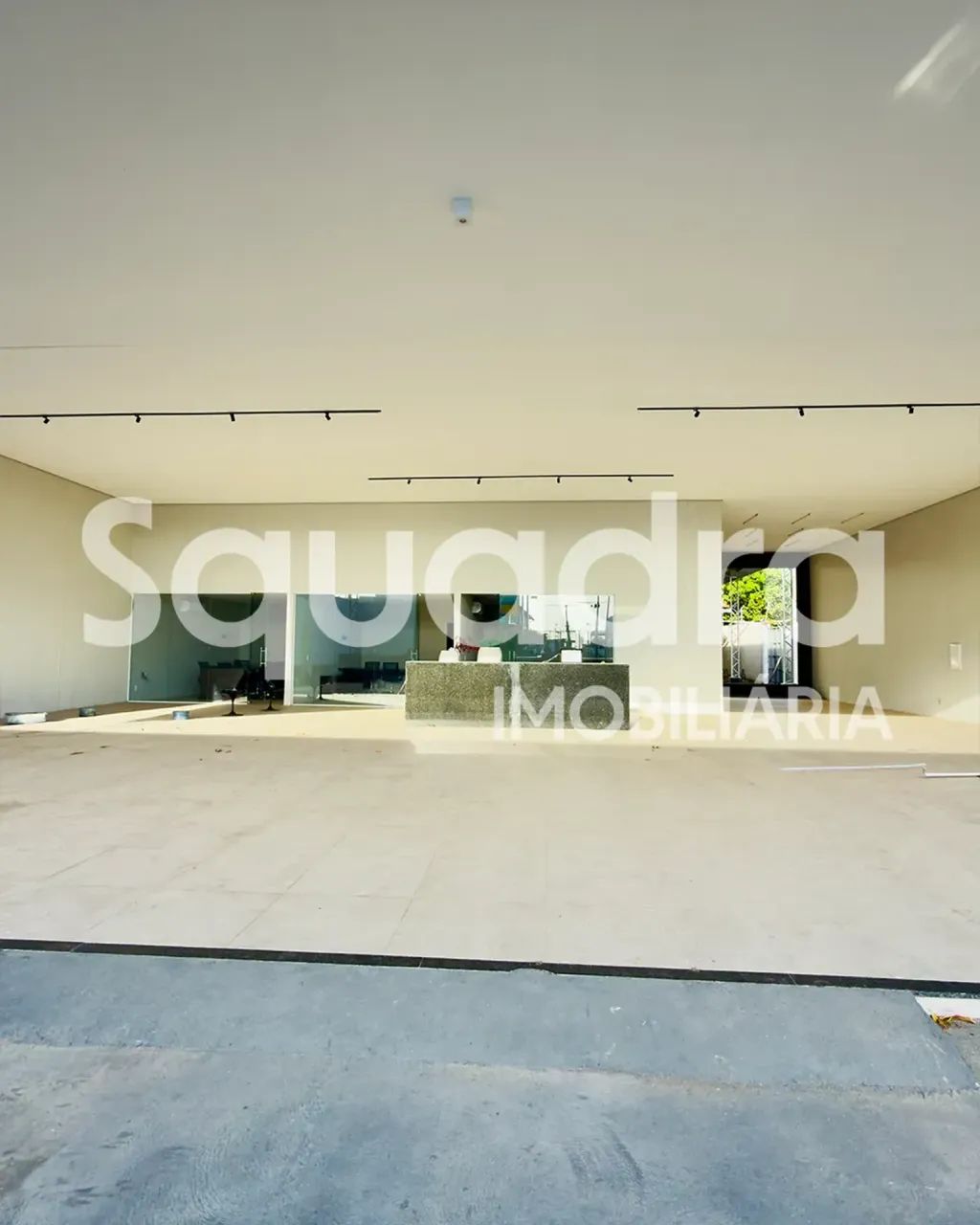Galpão comercial na BR-116  Aproximadamente 2.000 m² de terreno - Foto 2
