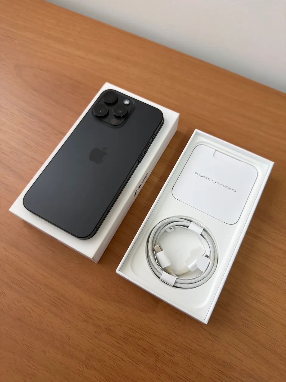 iPhone 15 Pro Max 256 GB - Titânio Preto - IMPECÁVEL 