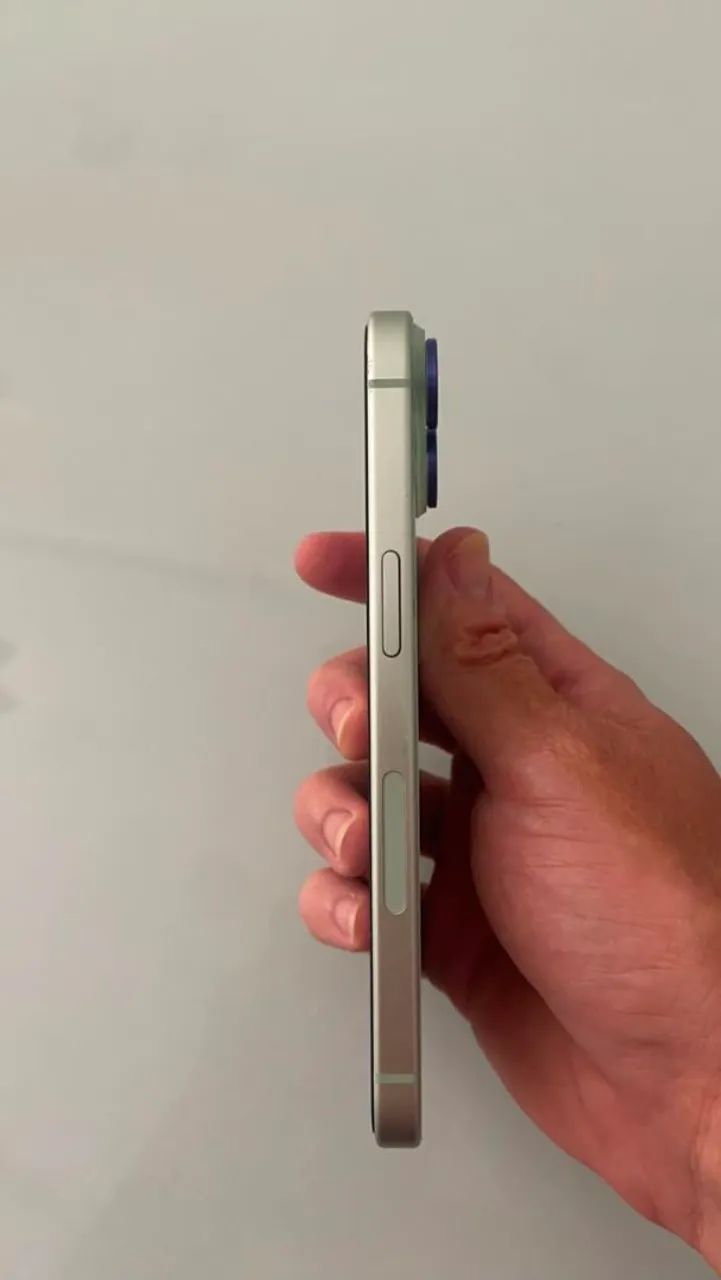 iPhone 15 Intermitente  - Foto 4