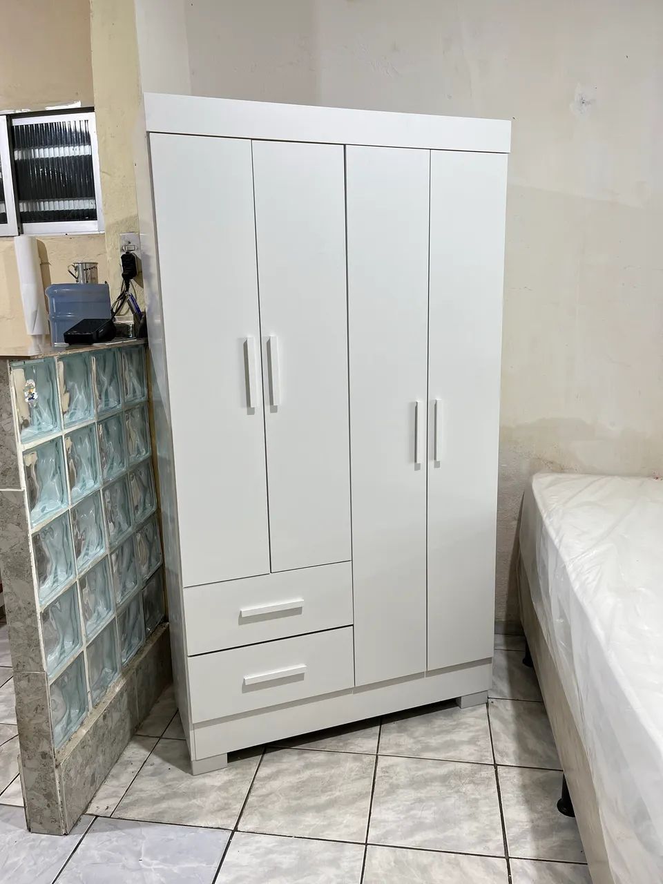 GUARDA ROUPA SOLTEIRO 4 PORTAS 2 GAVETAS