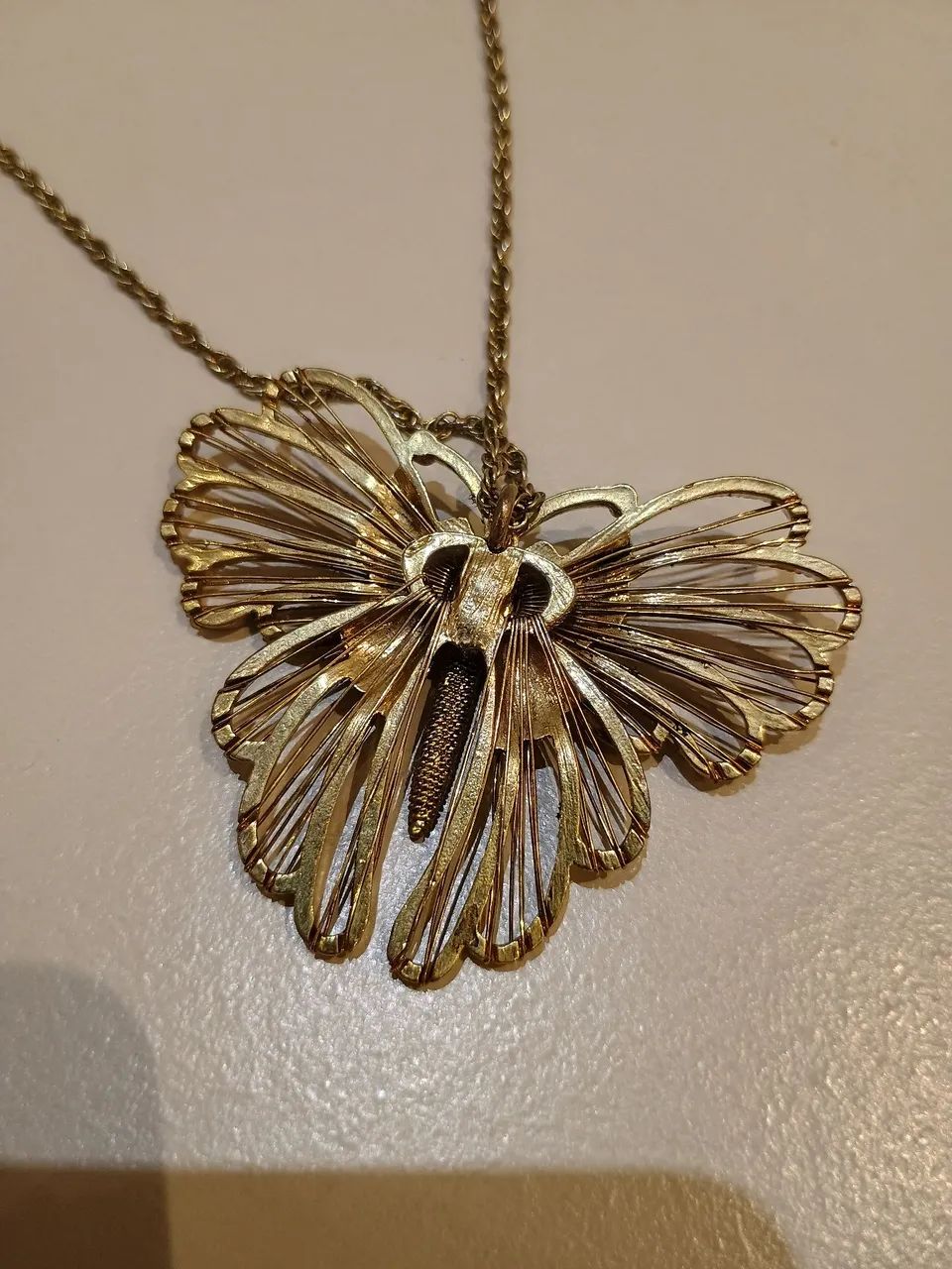 Colar Borboleta dourado Forever 21 - Foto 4