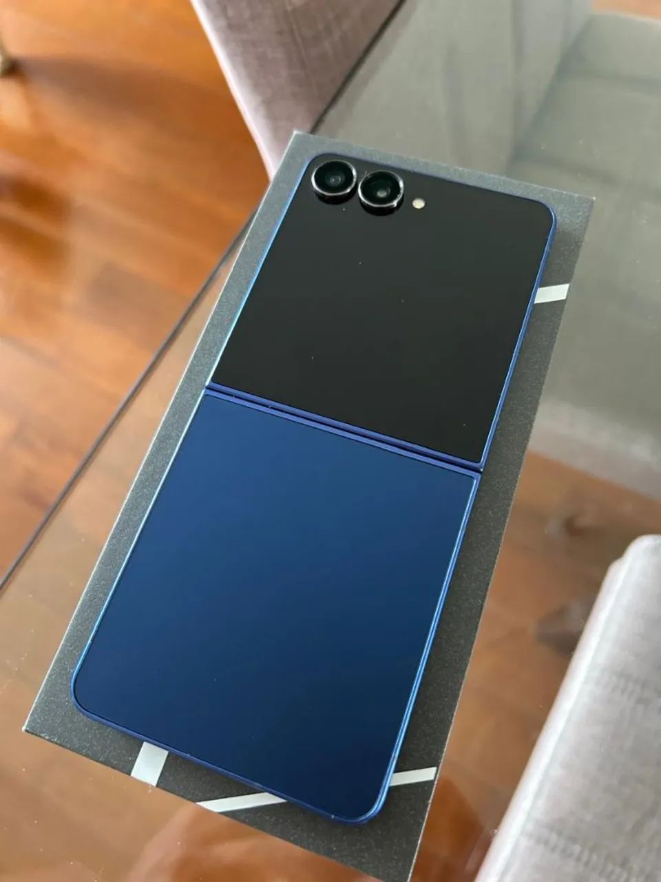 Z flip 7 - 256gb - Apenas 10 dias de uso - Foto 2