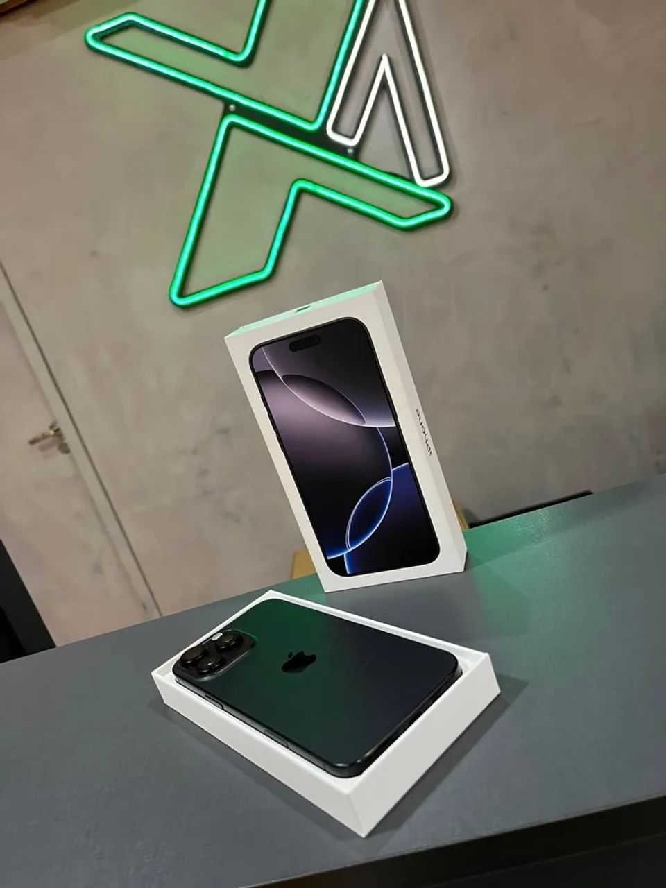 iPhone 16 pro maxx com garantia - mando brindes e entrego - Foto 2