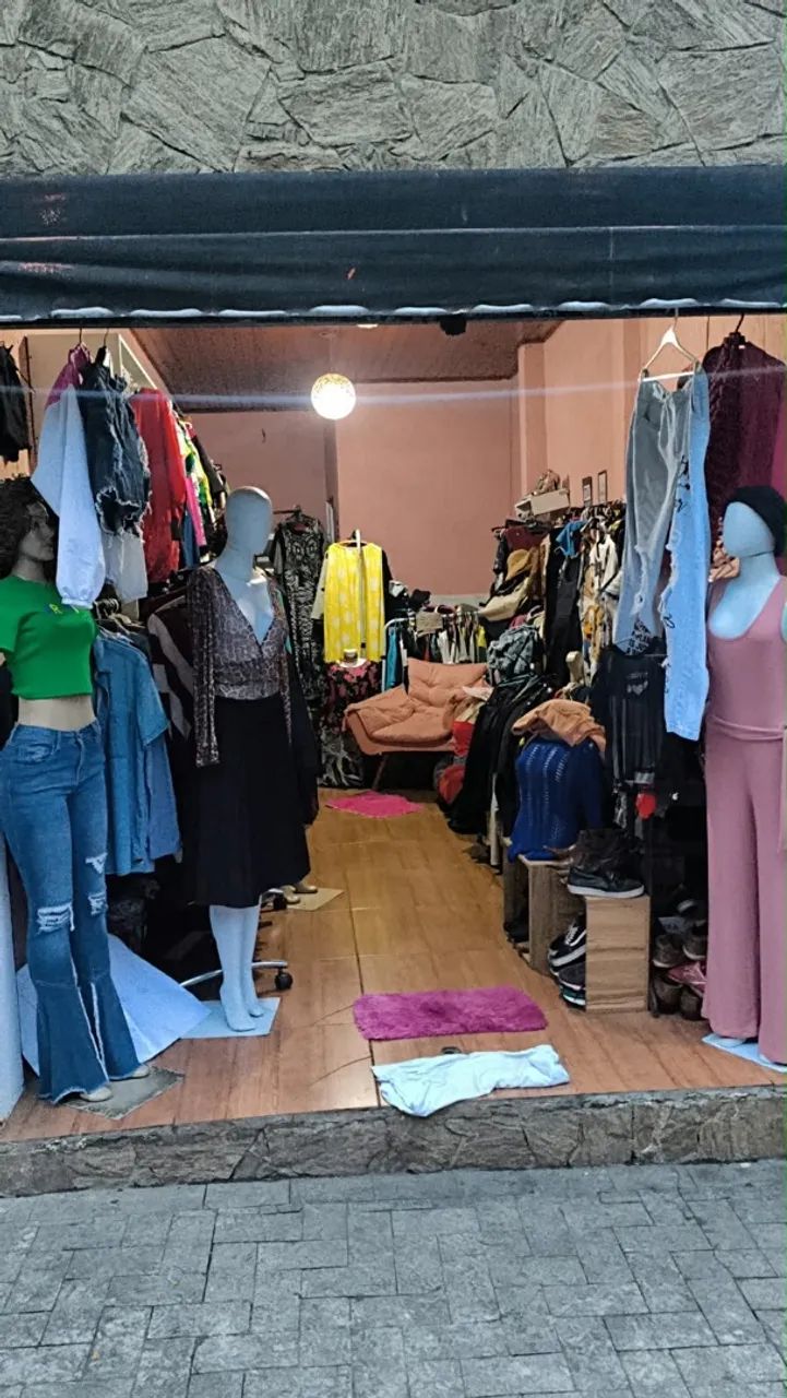 Vende-se brechó montado 