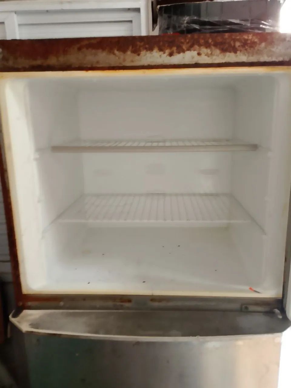 Vendo geladeira 