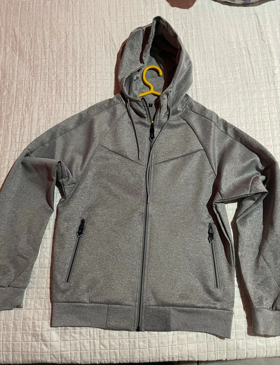 Moletom cinza com capuz do modelo Tech Fleece - Foto 5