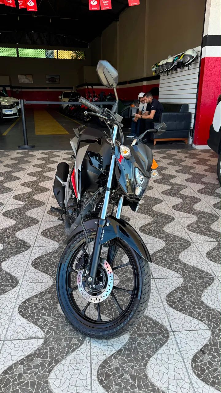 Titan  - Foto 4