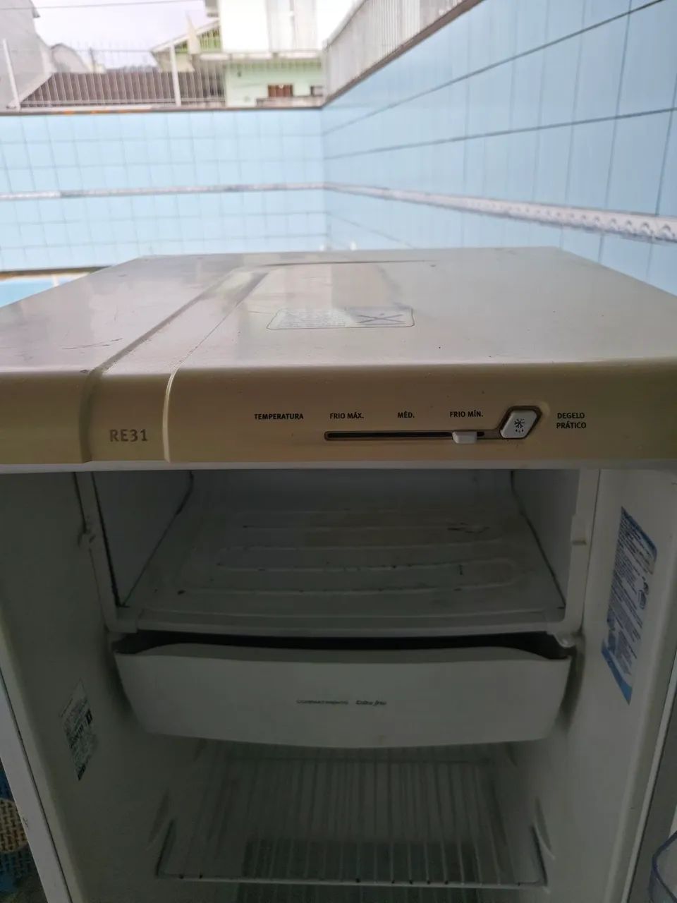 Geladeira Eletrolux 240lts - Foto 5